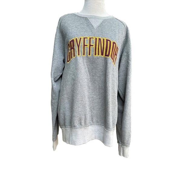 Universal Studios Tops - UNIVERSAL STUDIOS Wizarding World Harry Potter Gryffindor Crewneck Sweatshirt, L